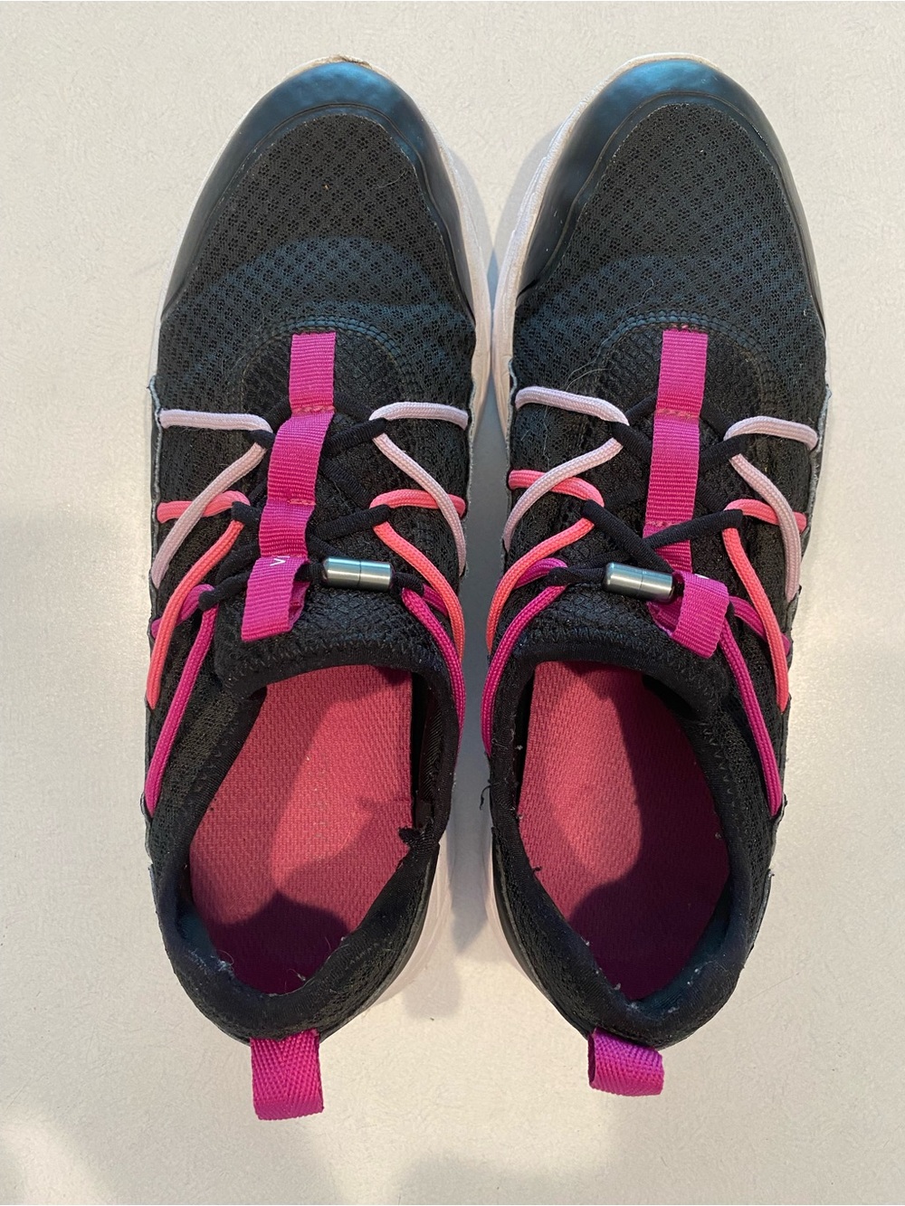 Women’s Vionic Zeliya Black Athletic Sneakers with Pink Accents Size 11 - Picture 3 of 8